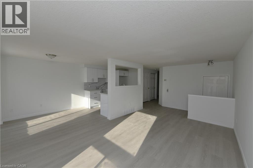 53 Foxglove Crescent, Kitchener, Ontario  N2E 3Y7 - Photo 2 - 40804053