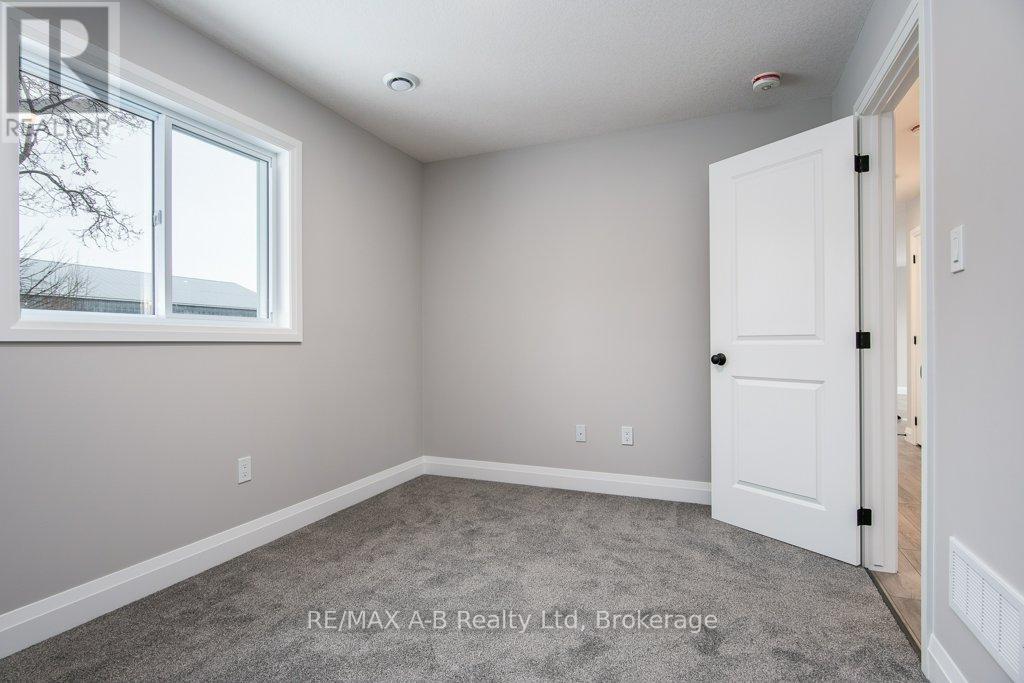 38 Jacob St Street E, East Zorra-Tavistock (Tavistock), Ontario  N0B 2R0 - Photo 31 - X12807438