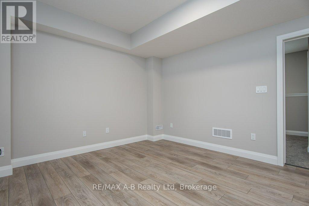 38 Jacob St Street E, East Zorra-Tavistock (Tavistock), Ontario  N0B 2R0 - Photo 36 - X12807438