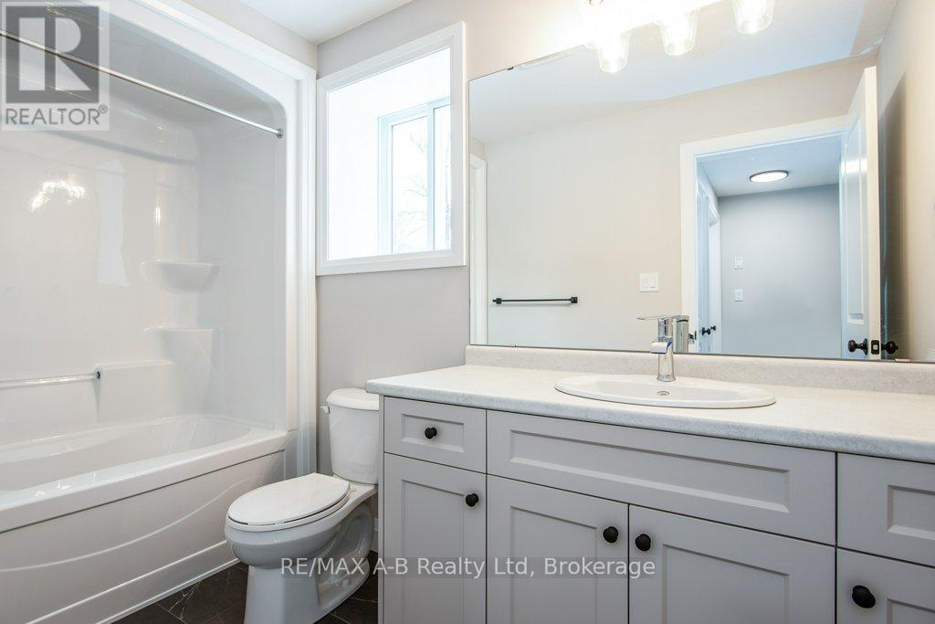 38 Jacob St Street E, East Zorra-Tavistock (Tavistock), Ontario  N0B 2R0 - Photo 47 - X12807438