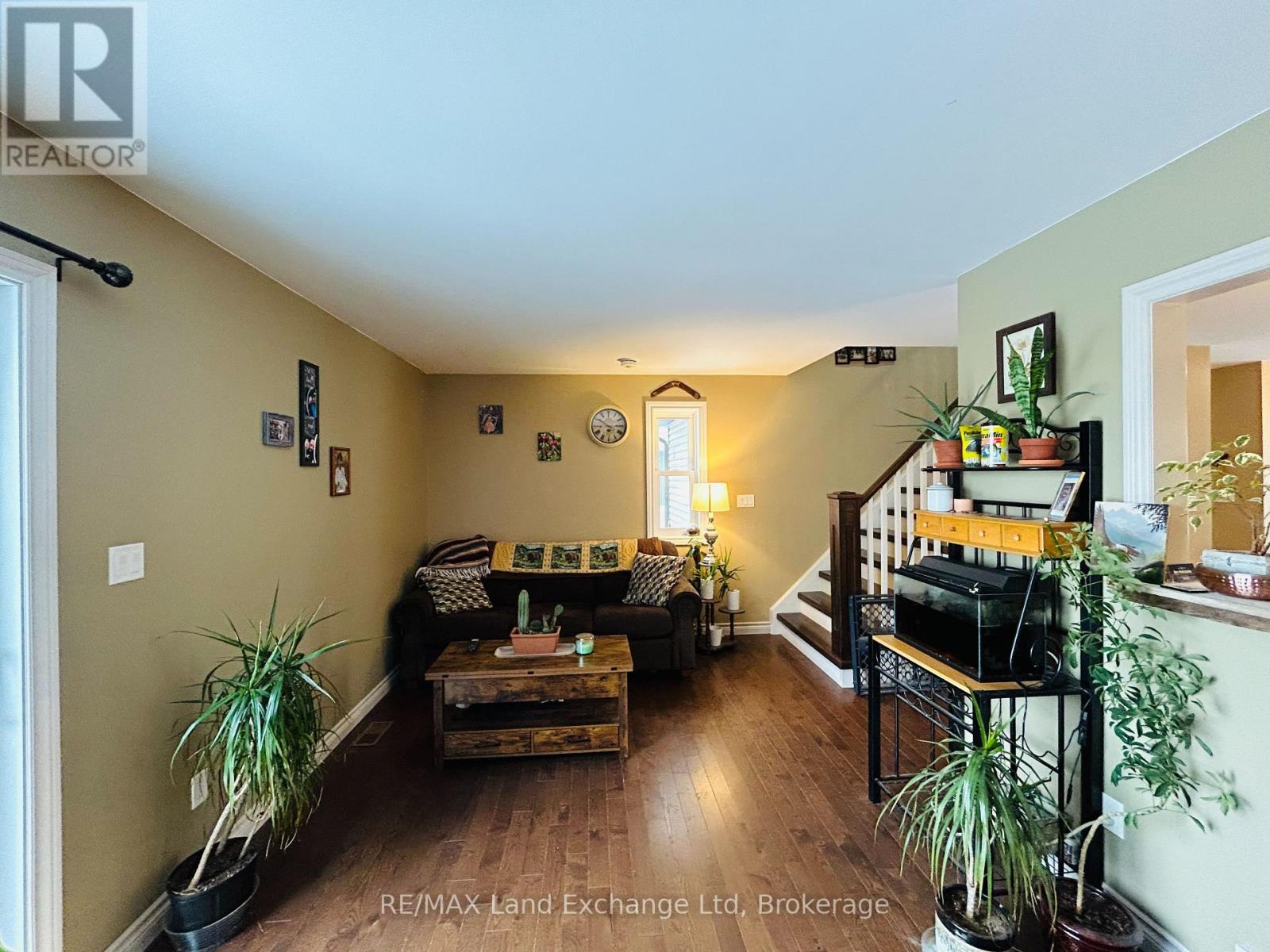 660 Gloria Street, North Huron, Ontario  N0G 2W0 - Photo 9 - X12807464