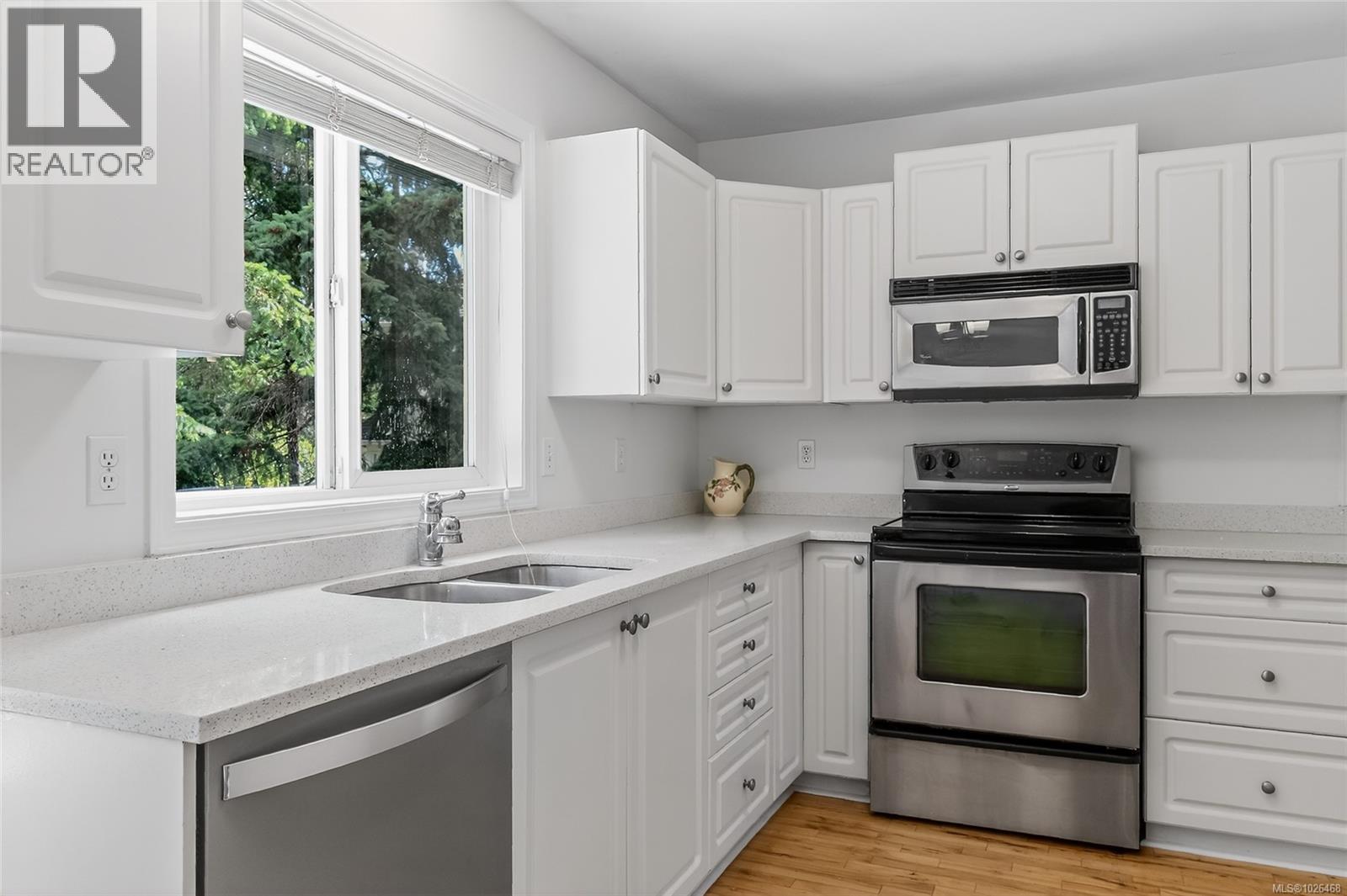 407 Coralee Pl, Langford, British Columbia  V9B 6C4 - Photo 11 - 1026468