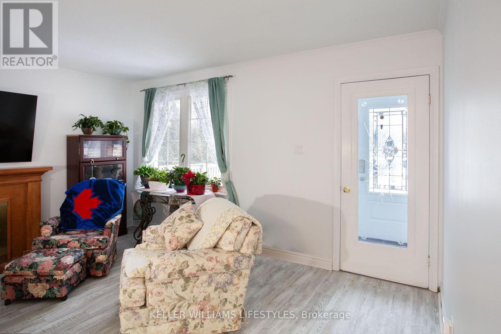 36 Graydon Street, London East, Ontario  N5W 2H7 - Photo 4 - X12807314