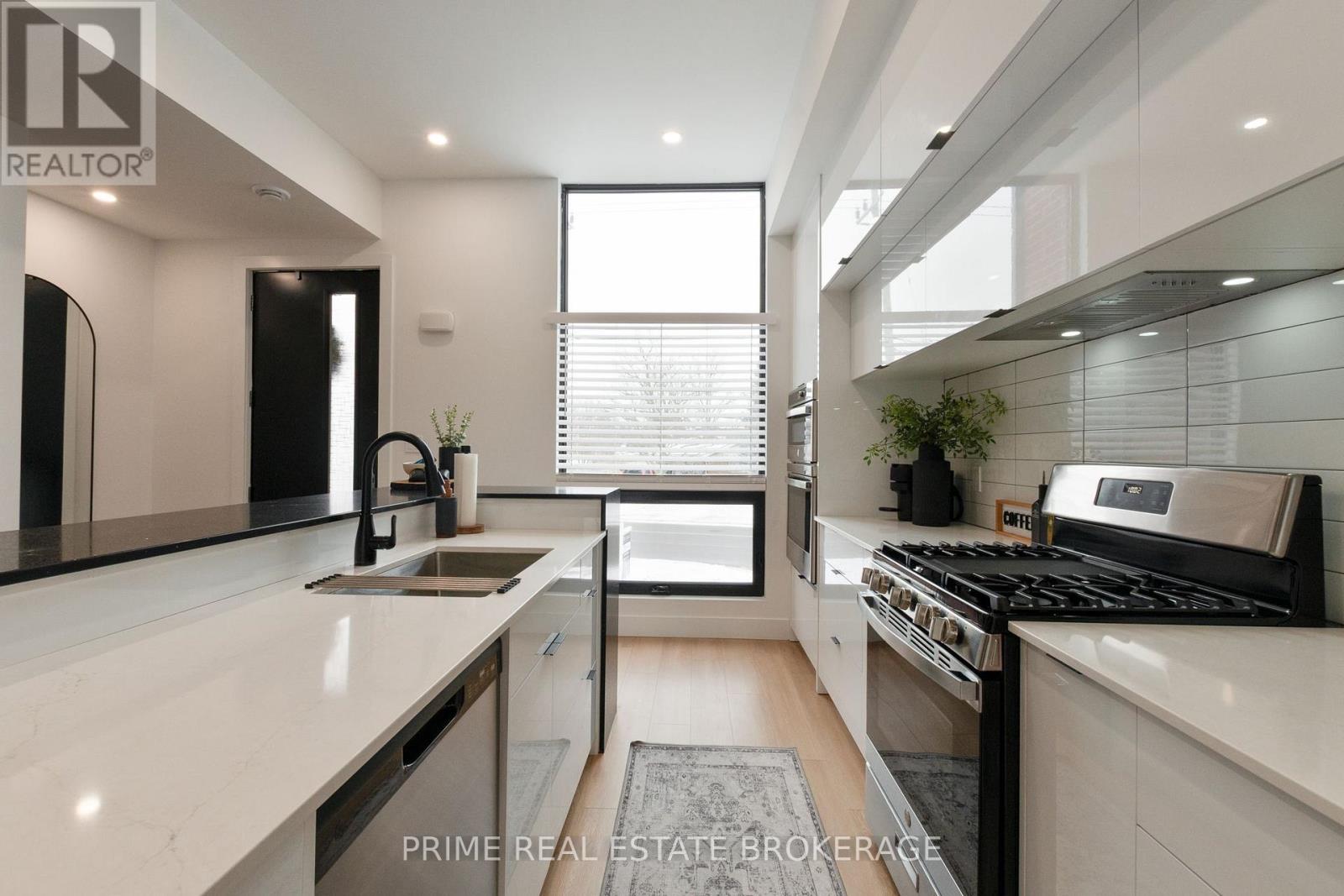 417 Baseline Road E, London South, Ontario  N6C 2P5 - Photo 9 - X12807332