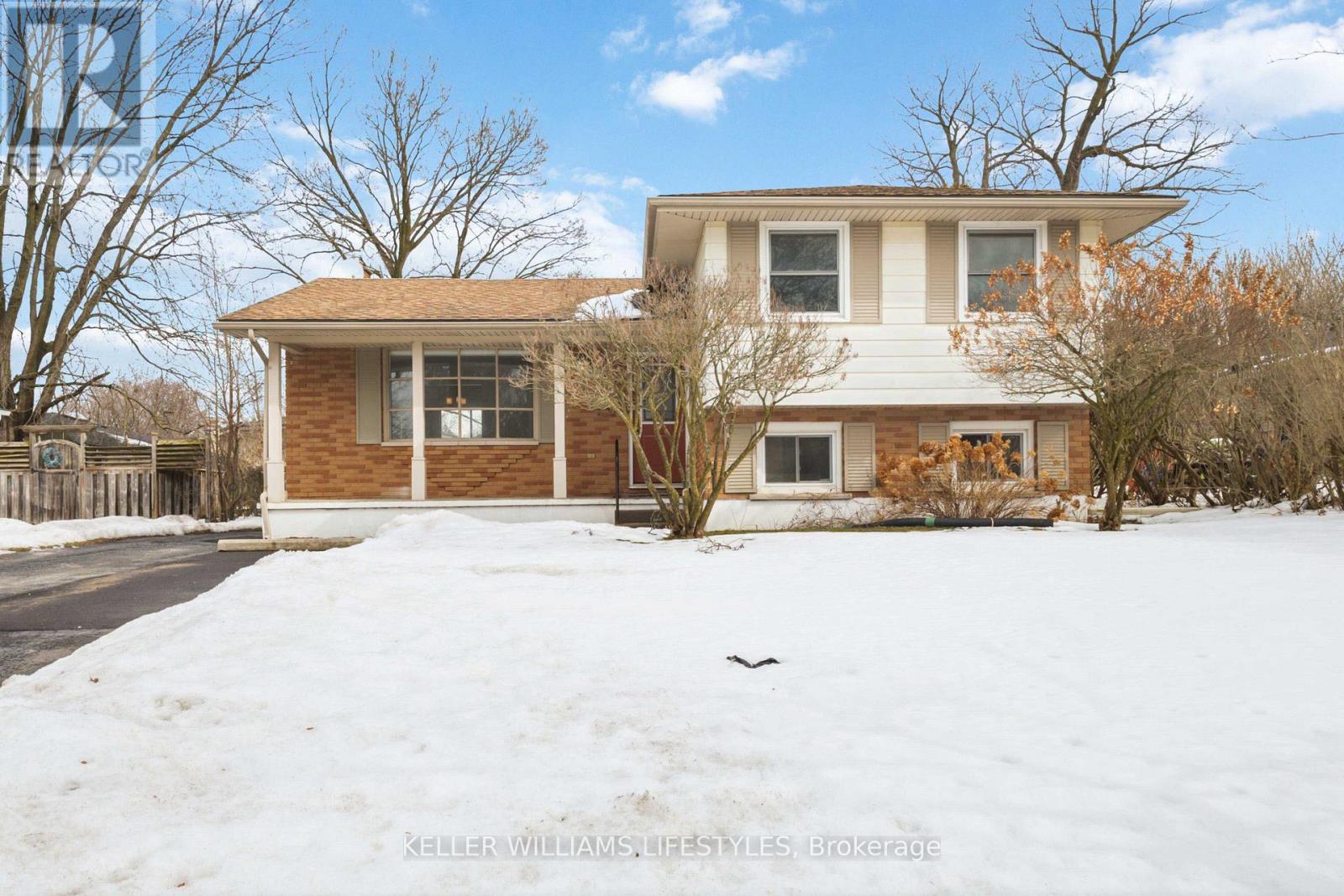 Upper - 32 Rollscourt Gardens, London North, Ontario  N6G 1M1 - Photo 1 - X12807356