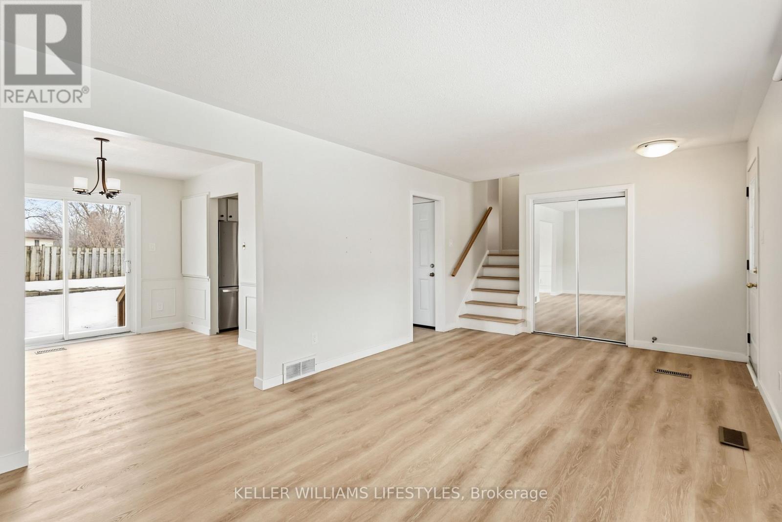 Upper - 32 Rollscourt Gardens, London North, Ontario  N6G 1M1 - Photo 10 - X12807356