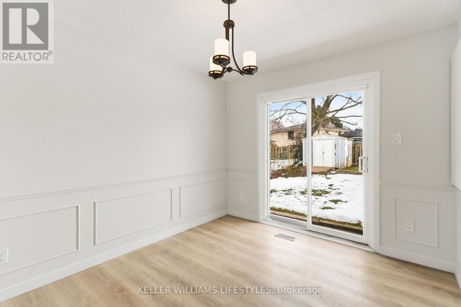 Upper - 32 Rollscourt Gardens, London North, Ontario  N6G 1M1 - Photo 13 - X12807356