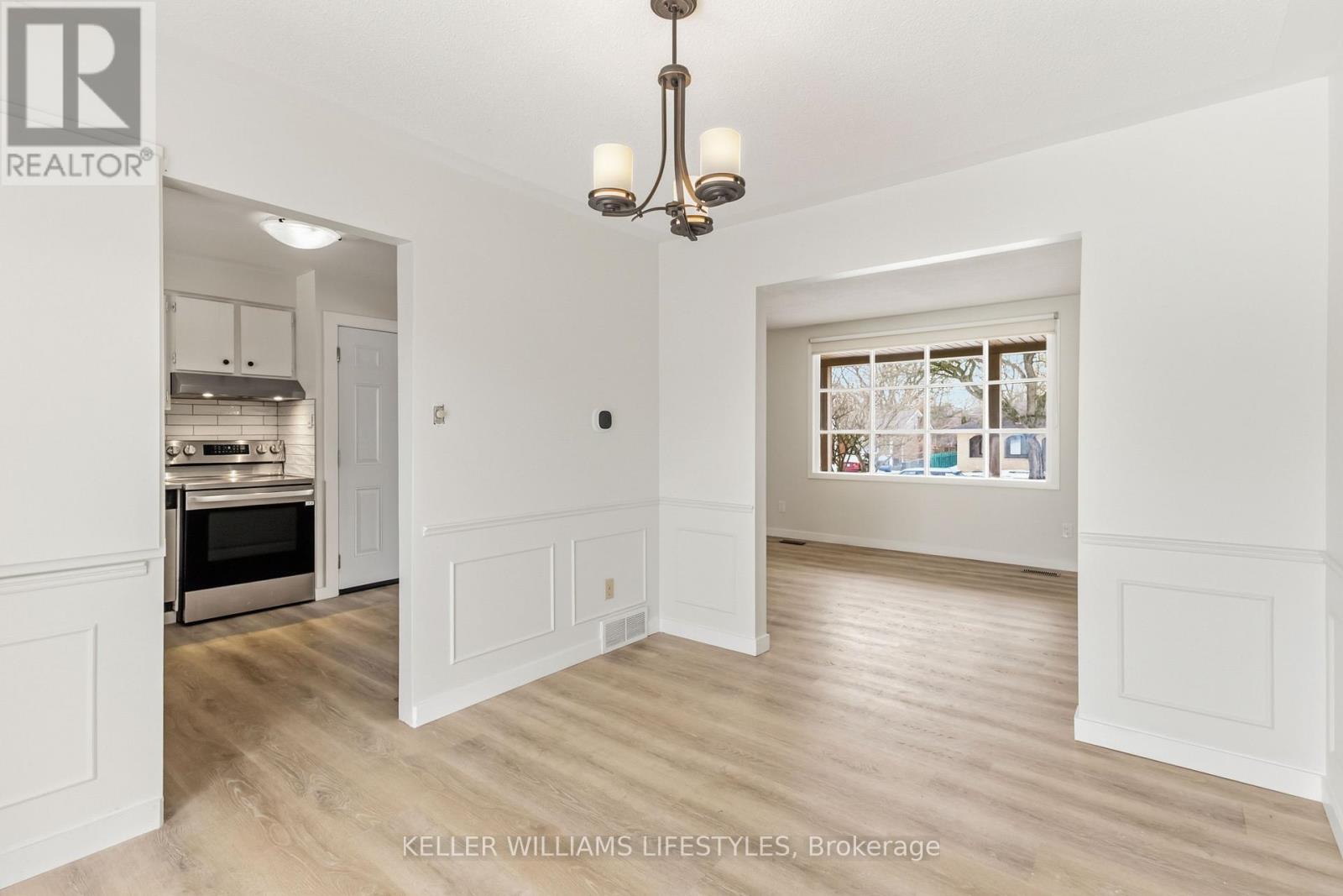 Upper - 32 Rollscourt Gardens, London North, Ontario  N6G 1M1 - Photo 14 - X12807356