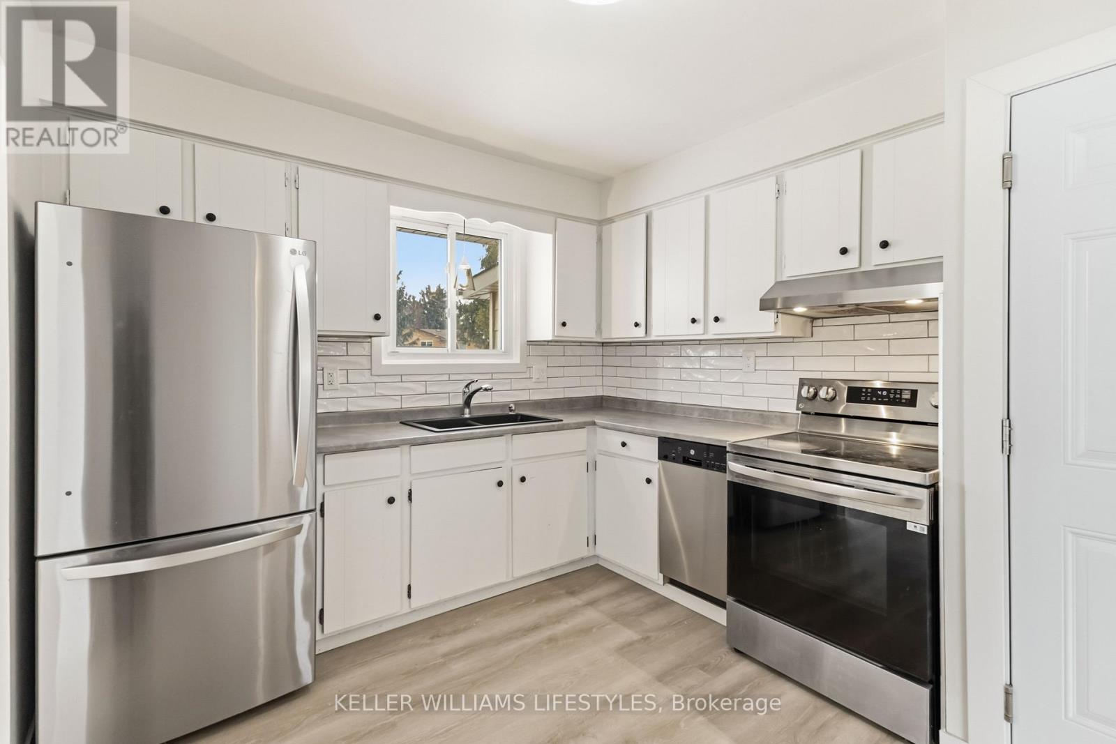 Upper - 32 Rollscourt Gardens, London North, Ontario  N6G 1M1 - Photo 16 - X12807356