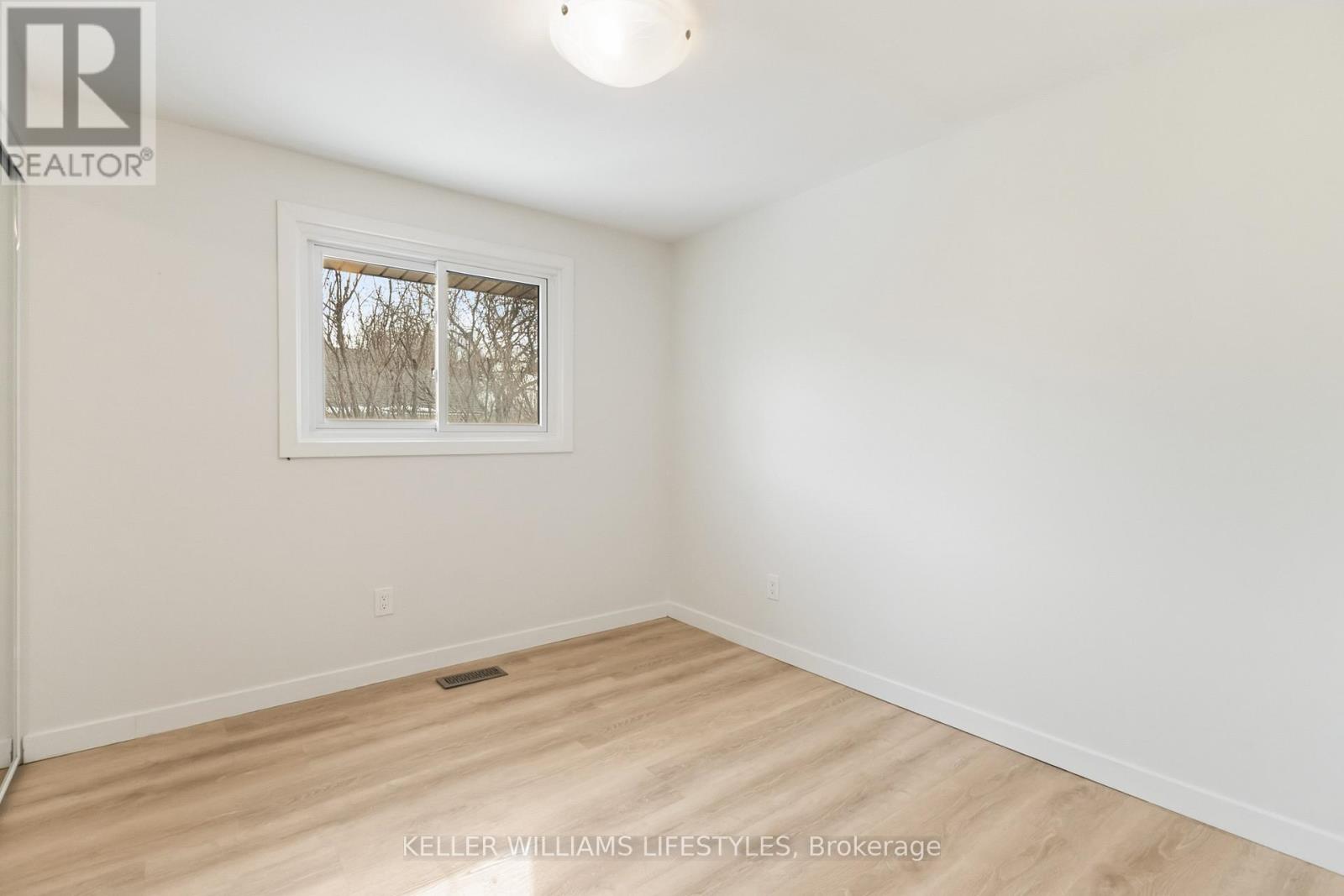 Upper - 32 Rollscourt Gardens, London North, Ontario  N6G 1M1 - Photo 23 - X12807356