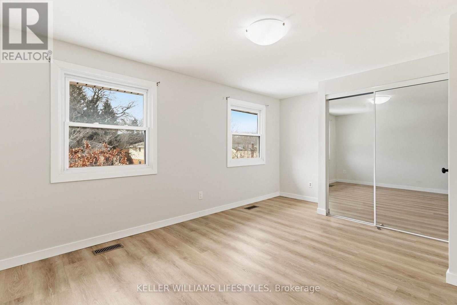 Upper - 32 Rollscourt Gardens, London North, Ontario  N6G 1M1 - Photo 26 - X12807356