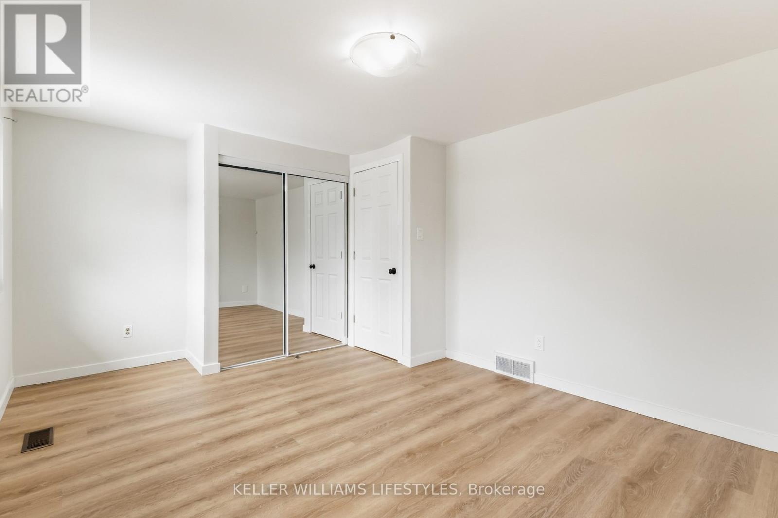 Upper - 32 Rollscourt Gardens, London North, Ontario  N6G 1M1 - Photo 27 - X12807356