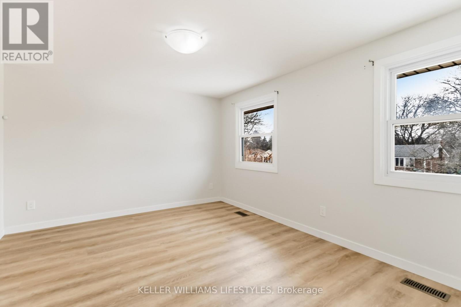 Upper - 32 Rollscourt Gardens, London North, Ontario  N6G 1M1 - Photo 28 - X12807356