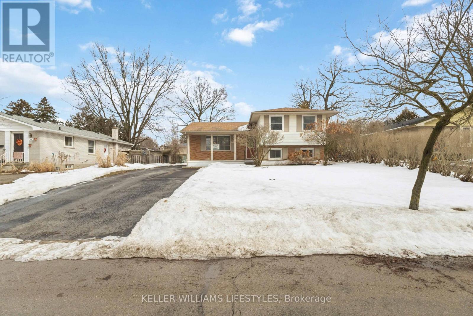 Upper - 32 Rollscourt Gardens, London North, Ontario  N6G 1M1 - Photo 5 - X12807356