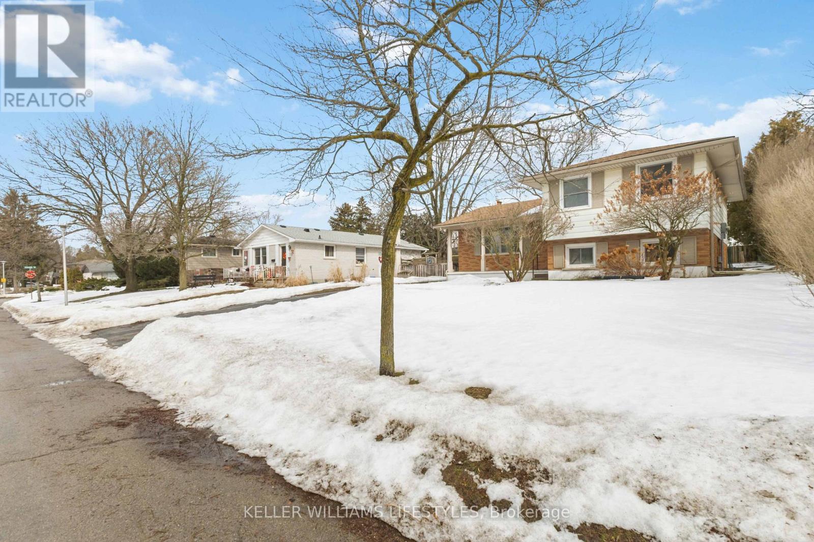 Upper - 32 Rollscourt Gardens, London North, Ontario  N6G 1M1 - Photo 6 - X12807356