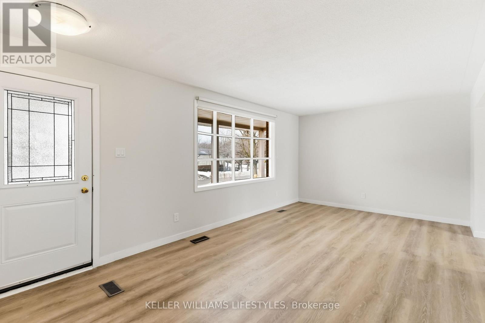 Upper - 32 Rollscourt Gardens, London North, Ontario  N6G 1M1 - Photo 7 - X12807356