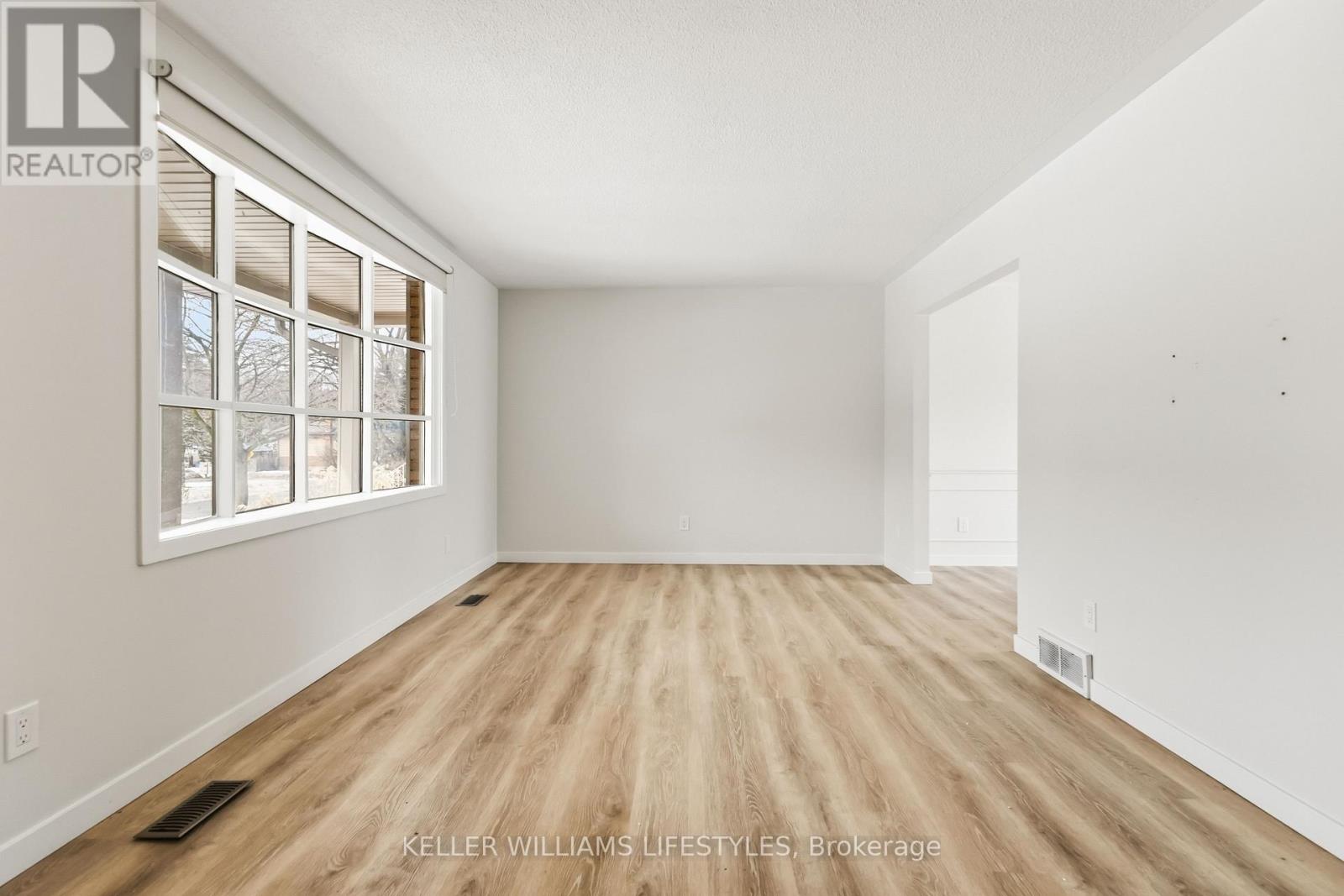 Upper - 32 Rollscourt Gardens, London North, Ontario  N6G 1M1 - Photo 9 - X12807356