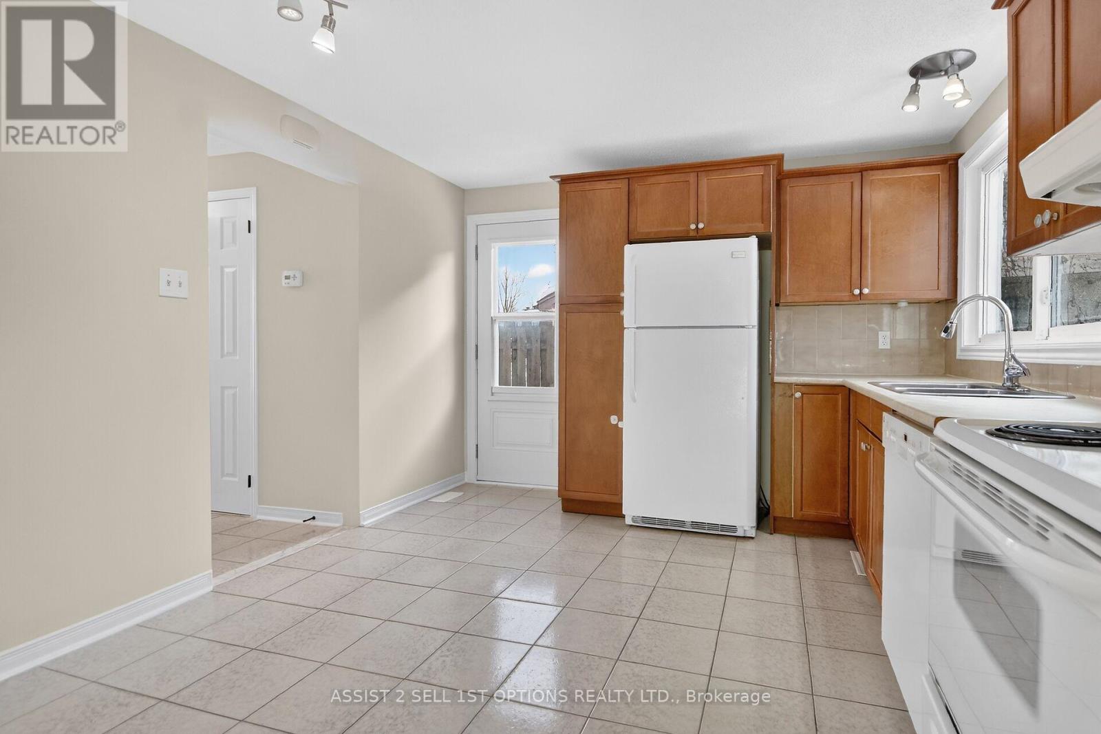 3 Benlea Drive, Ottawa, Ontario  K2G 4A3 - Photo 10 - X12807442