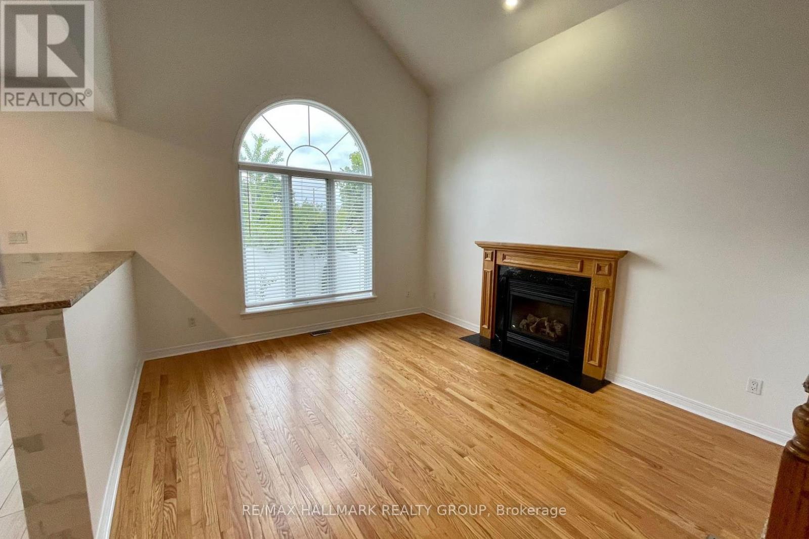 45 Rialto Way, Ottawa, Ontario  K1T 4B1 - Photo 3 - X12807476