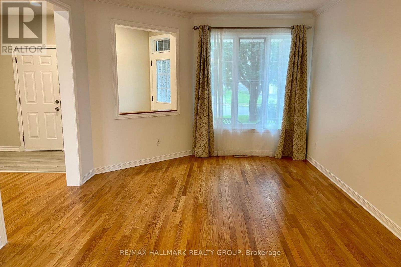 45 Rialto Way, Ottawa, Ontario  K1T 4B1 - Photo 5 - X12807476