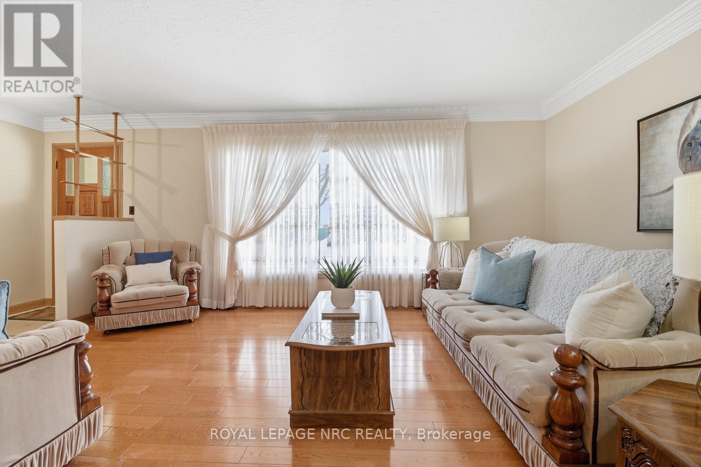 149 Afton Avenue, Welland, Ontario  L3B 1W2 - Photo 5 - X12807418