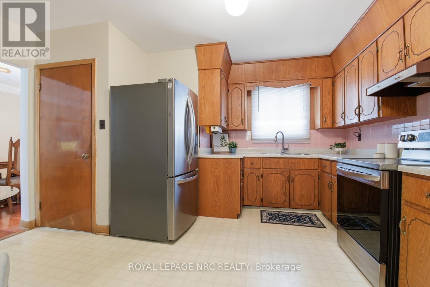 149 Afton Avenue, Welland, Ontario  L3B 1W2 - Photo 7 - X12807418