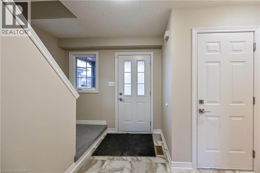 8 Livingstone Crescent, Cambridge, Ontario  N3H 3S7 - Photo 4 - 40799274