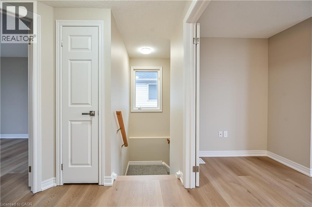 8 Livingstone Crescent, Cambridge, Ontario  N3H 3S7 - Photo 33 - 40799274