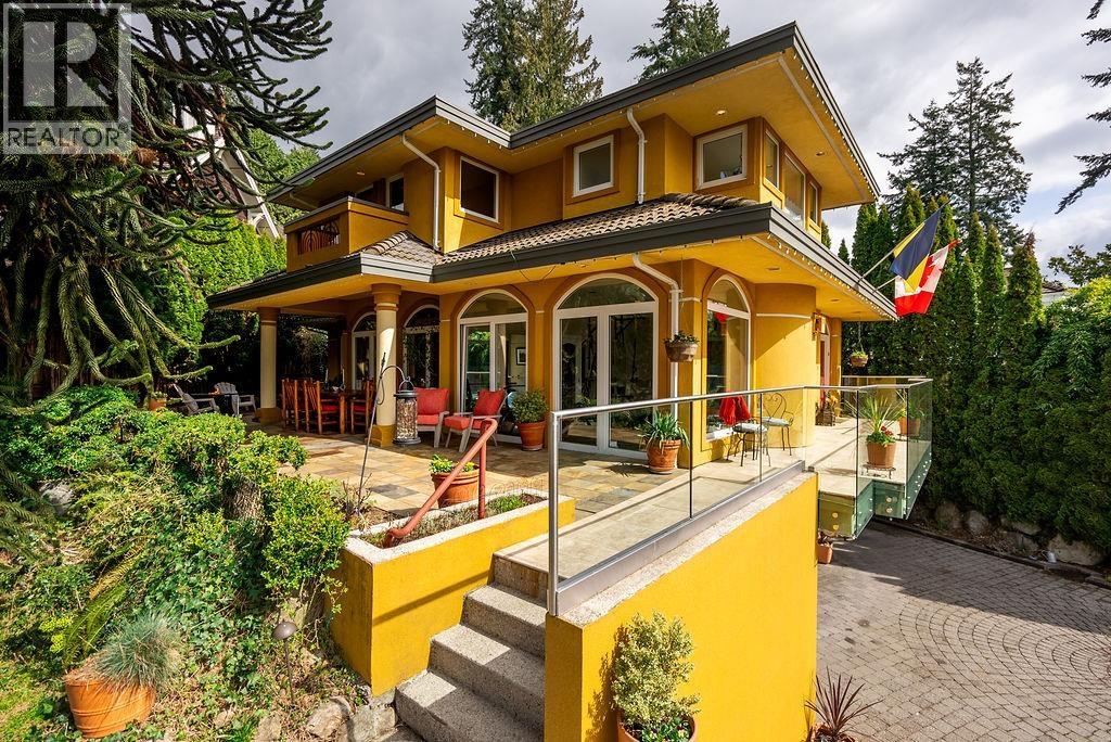 2635 Rosebery Avenue, West Vancouver, British Columbia  V7V 3A3 - Photo 2 - R3090683