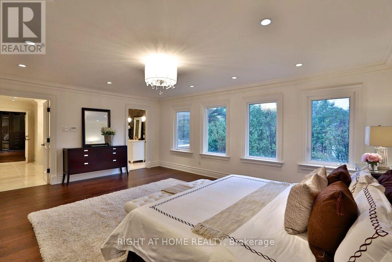 11 York Road, Toronto, Ontario  M2L 1H4 - Photo 11 - C12807284