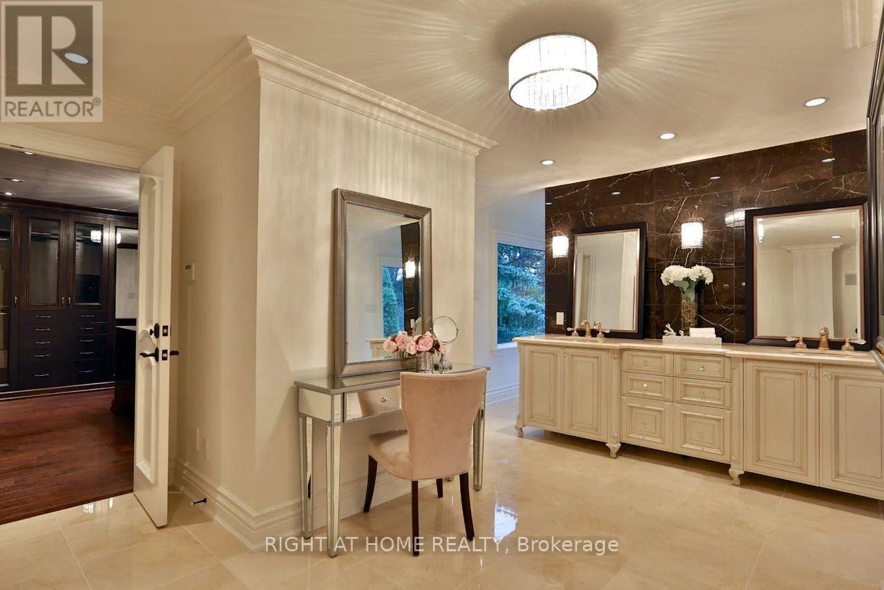 11 York Road, Toronto, Ontario  M2L 1H4 - Photo 12 - C12807284