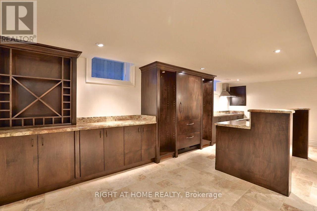 11 York Road, Toronto, Ontario  M2L 1H4 - Photo 15 - C12807284