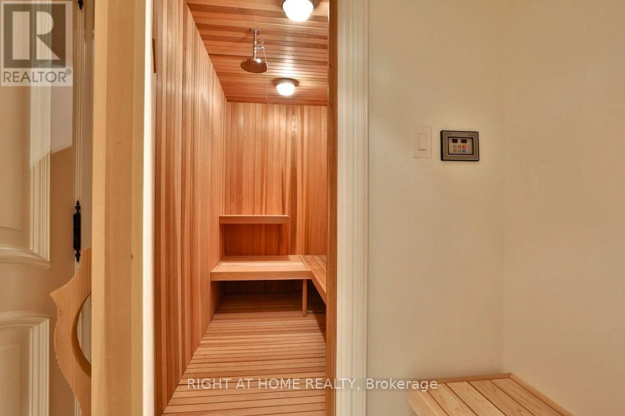 11 York Road, Toronto, Ontario  M2L 1H4 - Photo 18 - C12807284