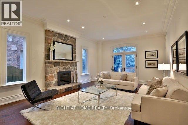 11 York Road, Toronto, Ontario  M2L 1H4 - Photo 5 - C12807284