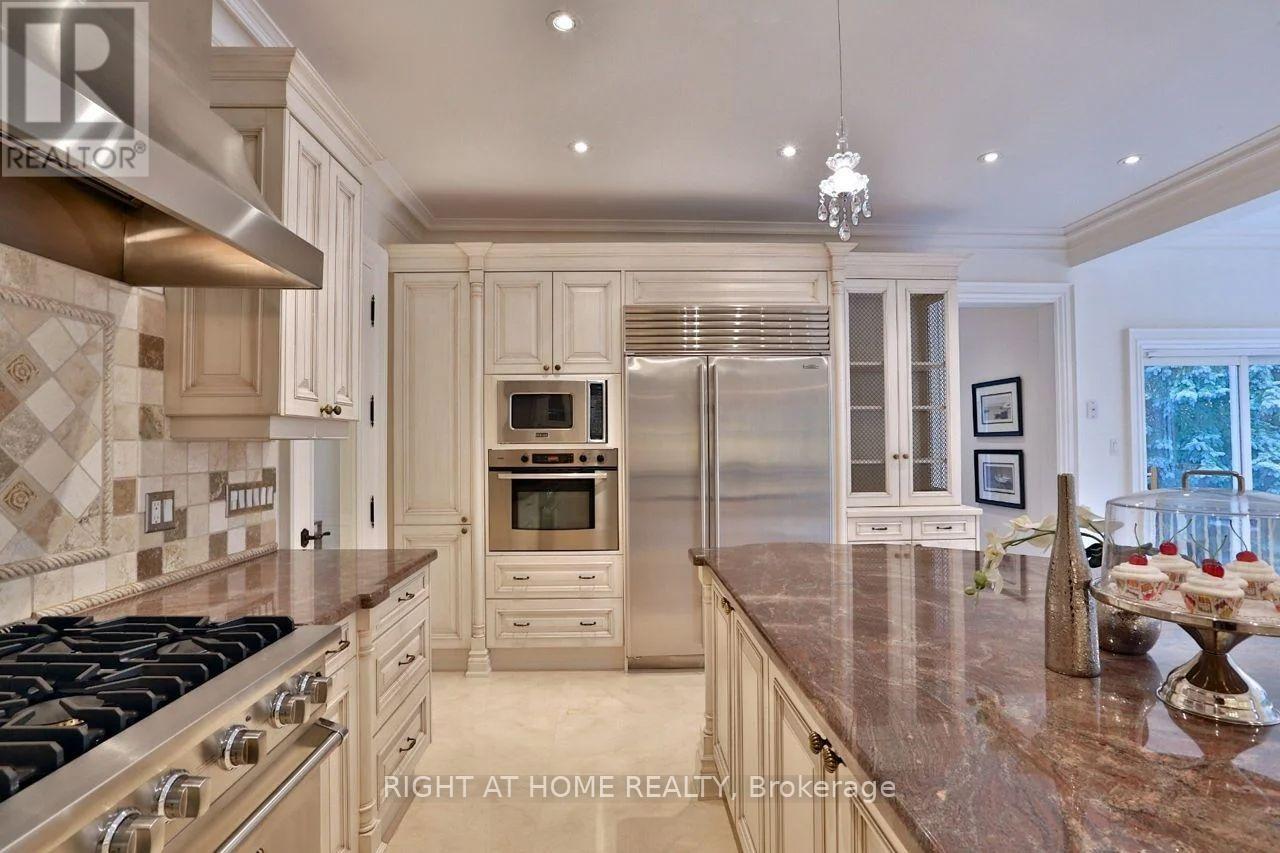 11 York Road, Toronto, Ontario  M2L 1H4 - Photo 8 - C12807284