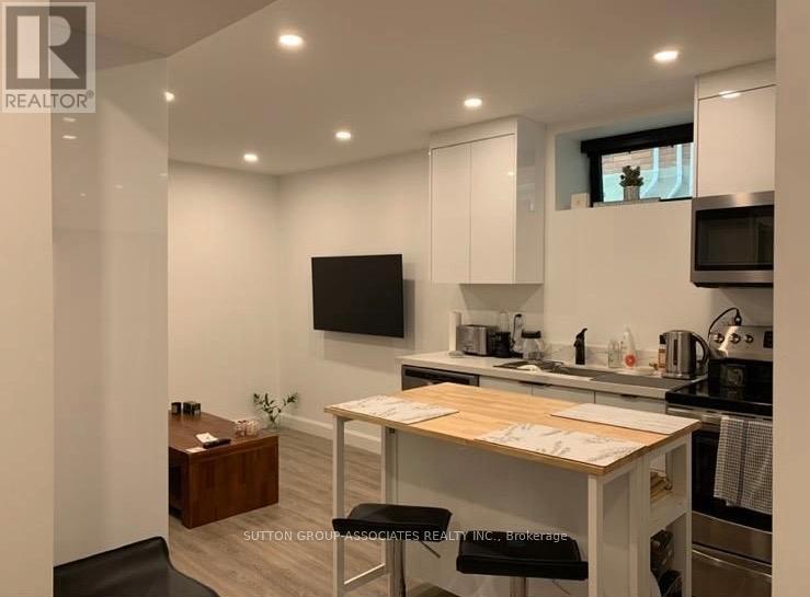 Lower - 222 Wychwood Avenue, Toronto, Ontario  M6C 2T3 - Photo 2 - C12807330