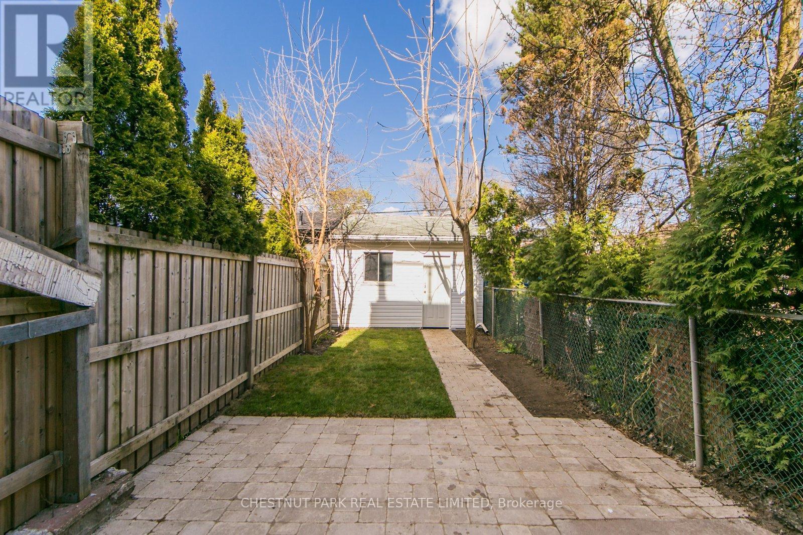 Main - 379 St Clarens Avenue, Toronto, Ontario  M6H 3W2 - Photo 11 - C12807340