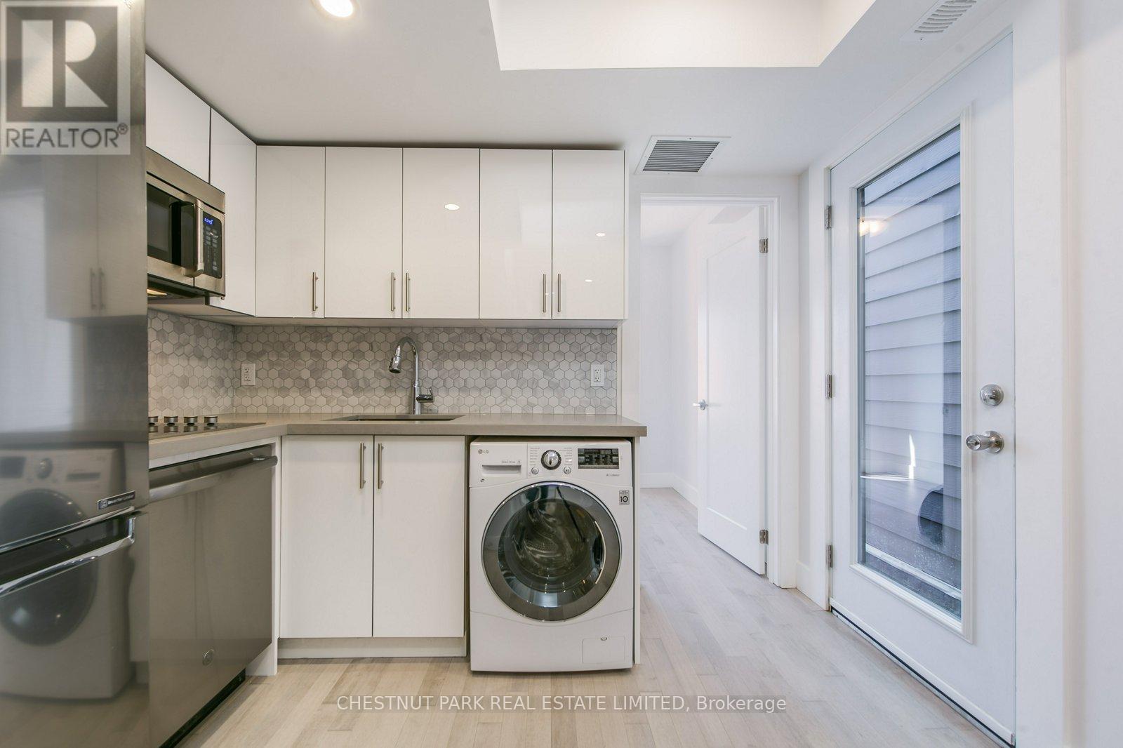 Main - 379 St Clarens Avenue, Toronto, Ontario  M6H 3W2 - Photo 6 - C12807340