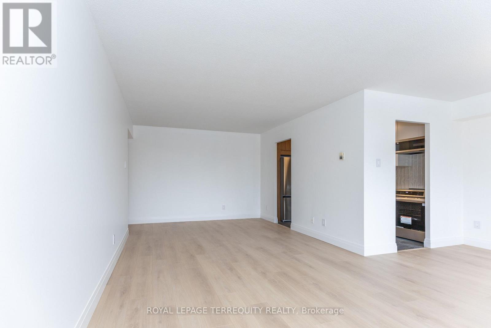 202 - 30 Sunrise Avenue, Toronto, Ontario  M4A 2R3 - Photo 10 - C12807362