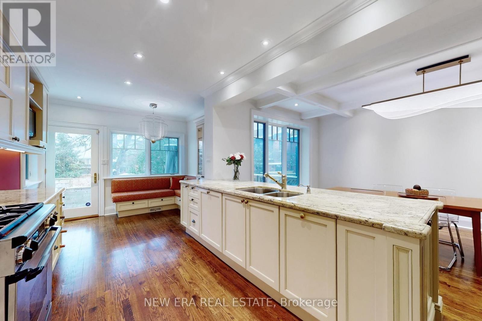 17 Summerhill Gardens, Toronto, Ontario  M4T 1B3 - Photo 8 - C12807502