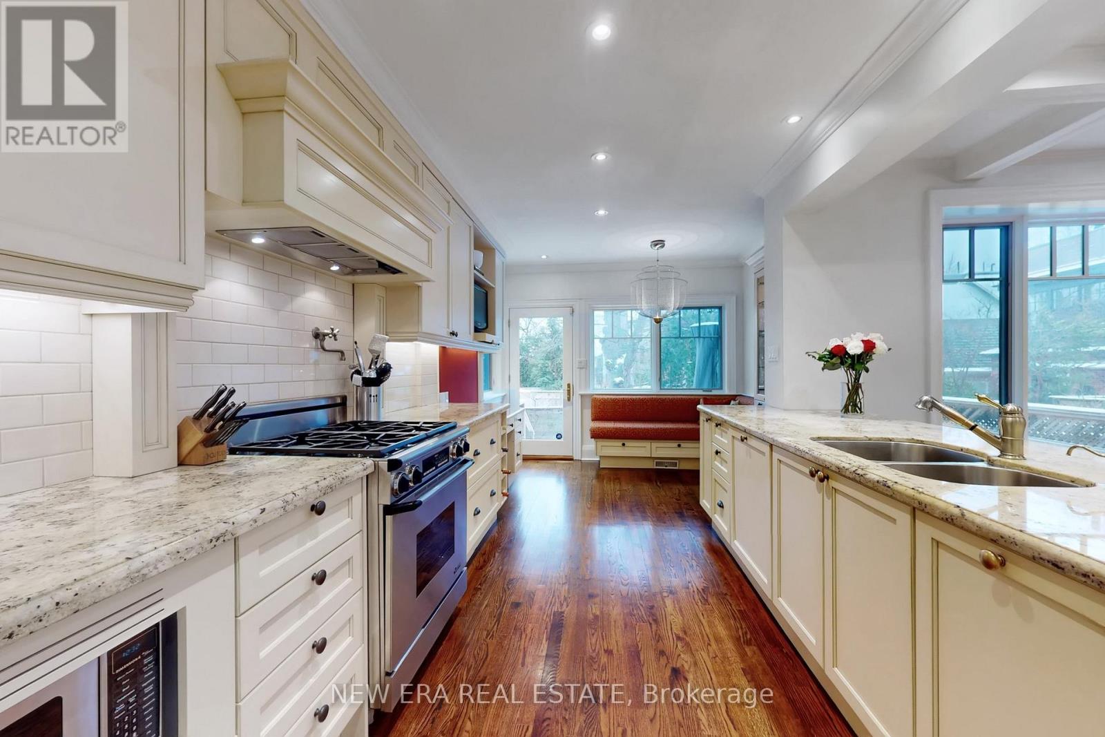 17 Summerhill Gardens, Toronto, Ontario  M4T 1B3 - Photo 9 - C12807502