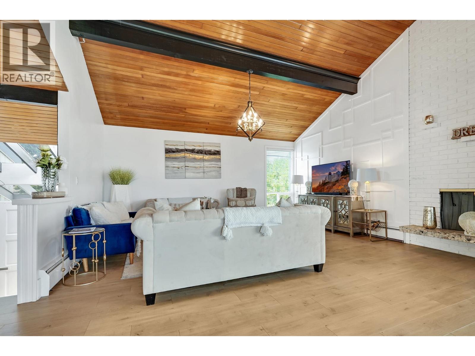 284 54a Street, Delta, British Columbia  V4M 3J3 - Photo 6 - R3091954