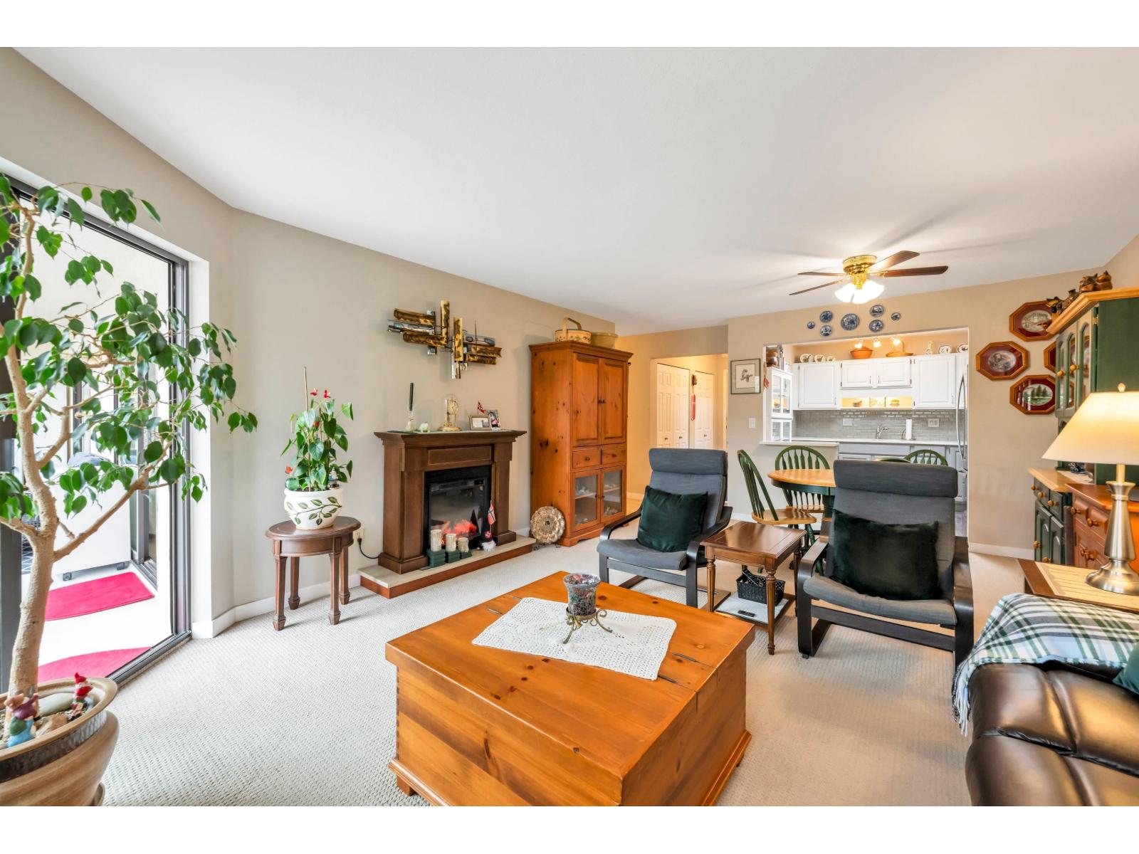 306 14950 Thrift Avenue, White Rock, British Columbia  V4B 2J9 - Photo 6 - R3091872