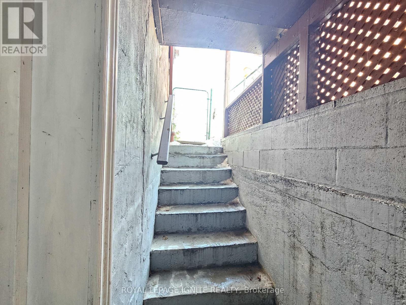Bsmt - 48 Roseglor Crescent, Toronto, Ontario  M1P 3T6 - Photo 2 - E12807382