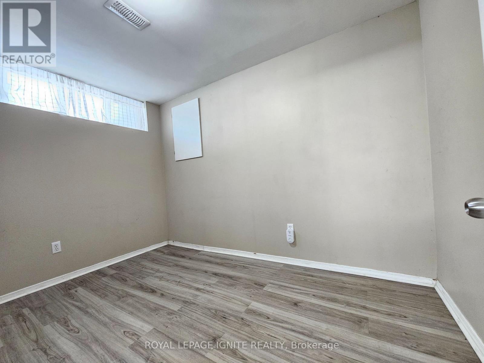 Bsmt - 48 Roseglor Crescent, Toronto, Ontario  M1P 3T6 - Photo 6 - E12807382