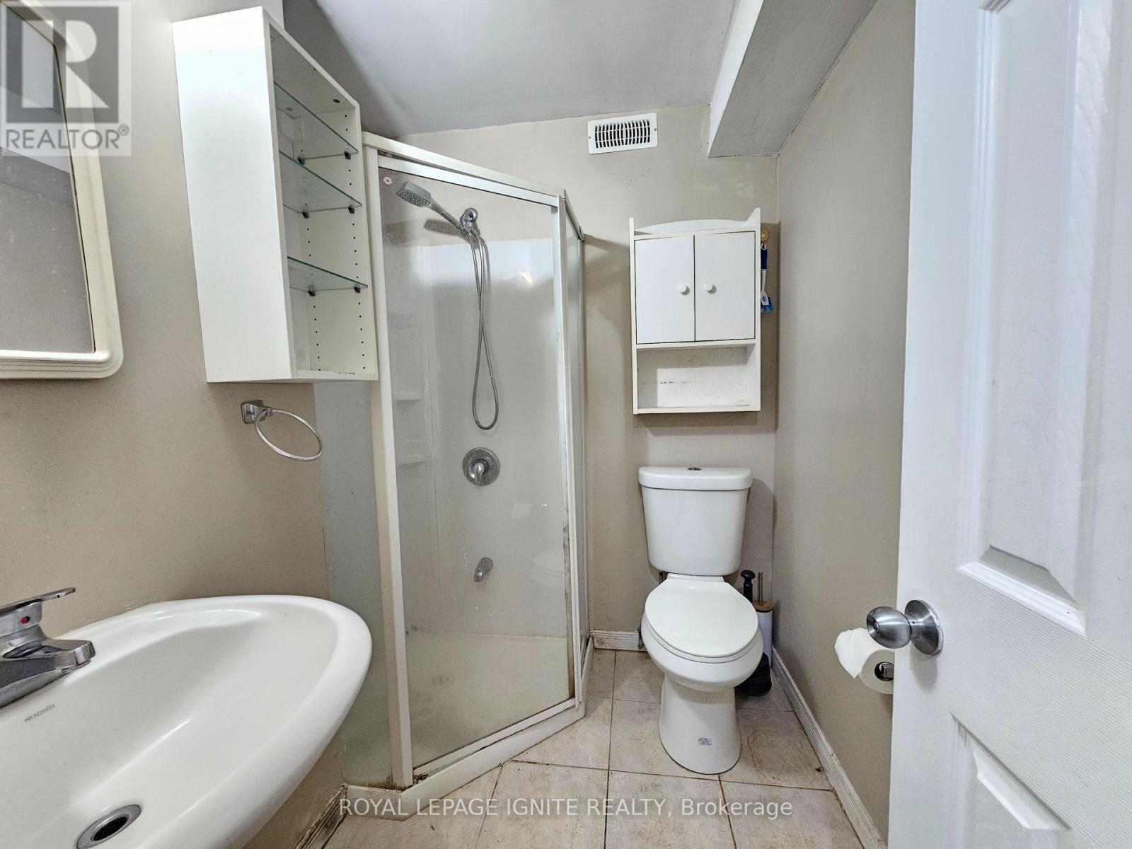 Bsmt - 48 Roseglor Crescent, Toronto, Ontario  M1P 3T6 - Photo 7 - E12807382