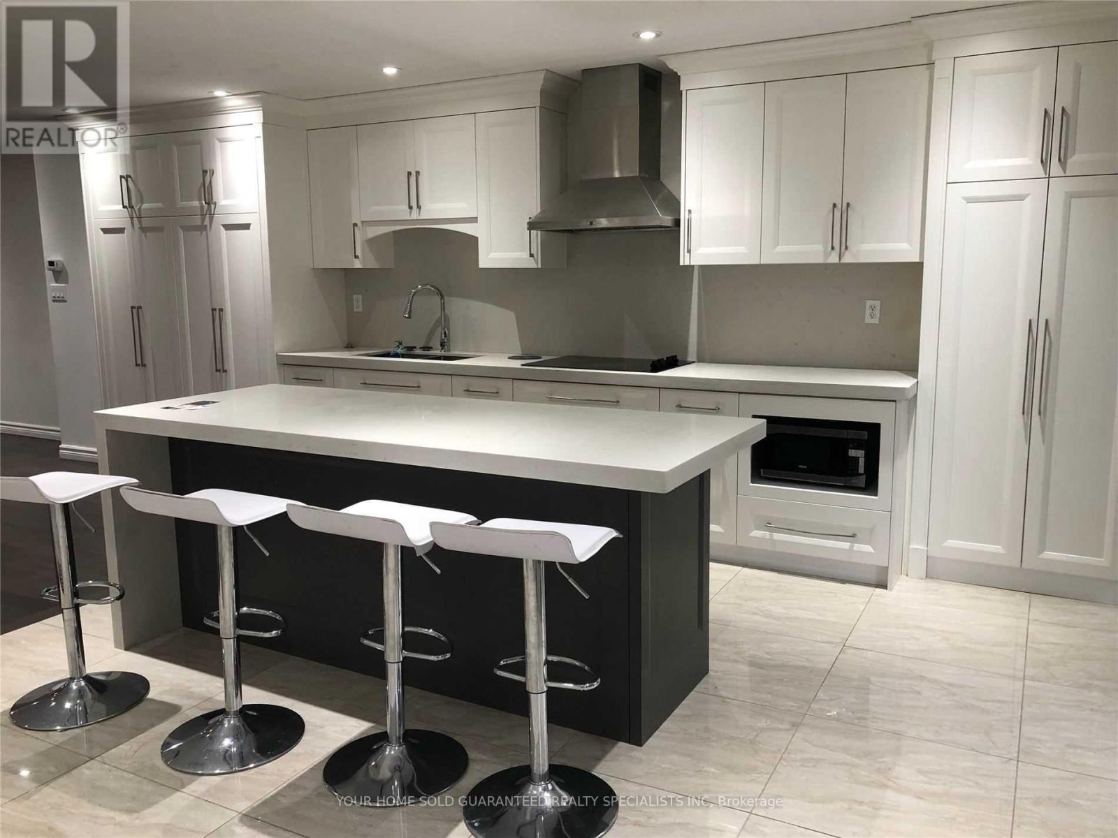 40 SEAMIST CRESCENT, Toronto, Ontario