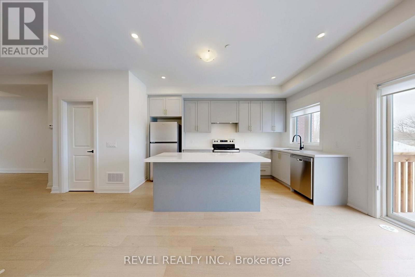 18 Marret Lane, Clarington, Ontario  L1B 0X2 - Photo 10 - E12807496