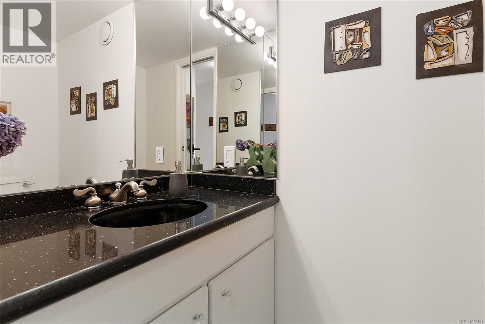 104 325 Maitland St, Victoria, British Columbia  V9A 7E9 - Photo 24 - 1026131