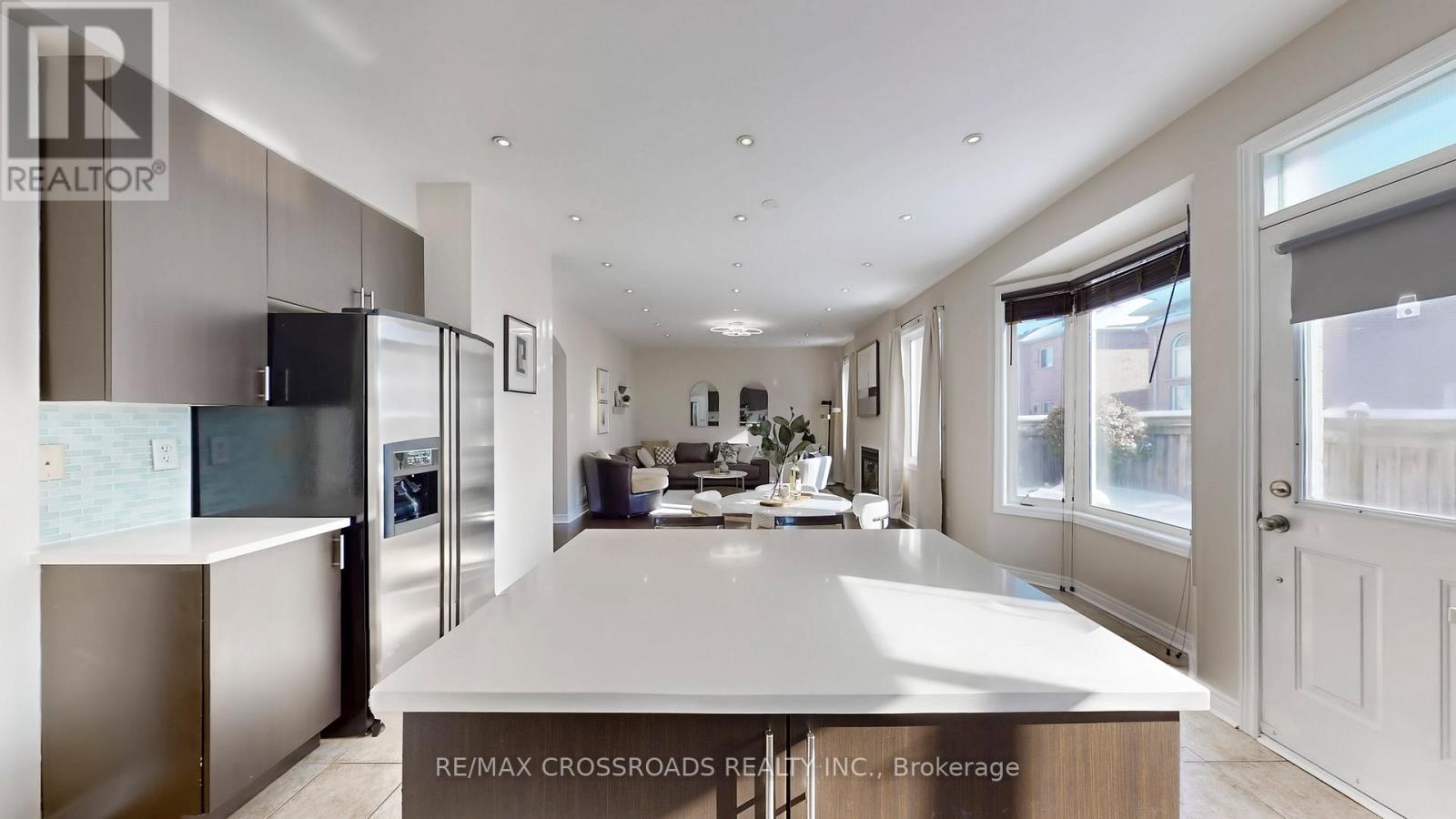 122 Destino Crescent, Vaughan, Ontario  L4H 3E2 - Photo 10 - N12807300